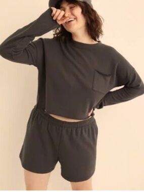 Aerie Charcoal Grey Long Sleeve Crop Tee/Sweater
